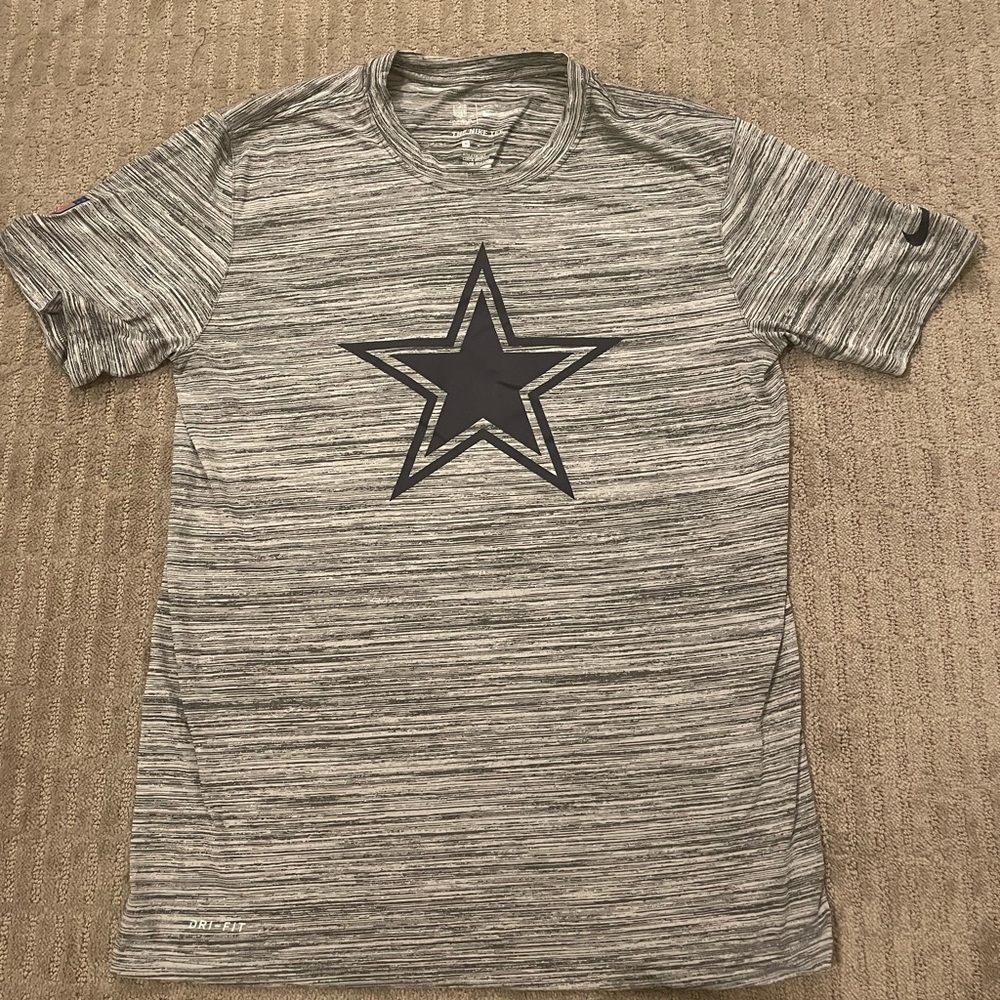 NFL SHOP STRIPPED DRI FIT COWBOYS T-SHIRT